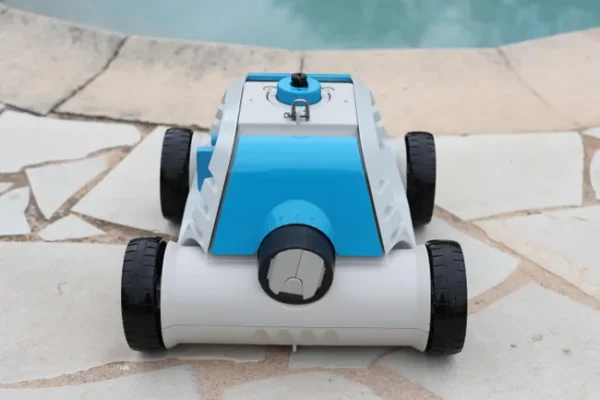robot aspirateur de piscine autonome sur batterie - Laty Machine robot aspirateur de piscine autonome sur batterie
